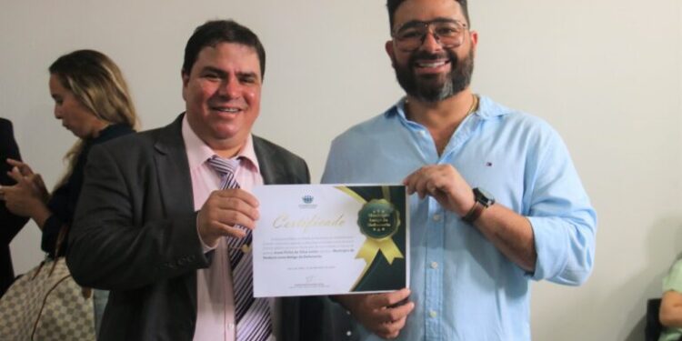 Peritoró: Prefeito Dr. Júnior recebe certificado de Município Amigo da Defensoria Pública Peritoró: Prefeito Dr. Júnior recebe certificado de Município Amigo da Defensoria Pública