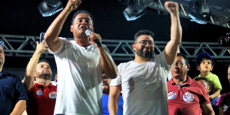 Prefeito Dr. Júnior e população de Peritoró promovem grande motocarreata para candidatura Weverton Rocha Prefeito Dr. Júnior e população de Peritoró promovem grande motocarreata para candidatura Weverton Rocha