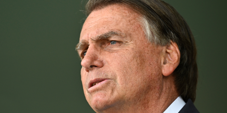 Podcast: Bolsonaro bate recorde de audiência em entrevista virtual e rebate Lula ao falar de fome no Brasil Podcast: Bolsonaro bate recorde de audiência em entrevista virtual e rebate Lula ao falar de fome no Brasil