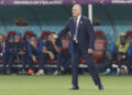 Copa do Mundo: Técnico do Equador pensa em demissão após eliminação na Copa do Mundo Copa do Mundo: Técnico do Equador pensa em demissão após eliminação na Copa do Mundo