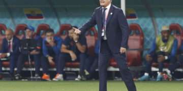 Copa do Mundo: Técnico do Equador pensa em demissão após eliminação na Copa do Mundo