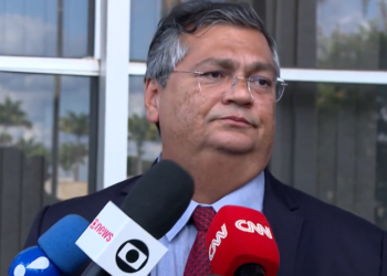 Revogaço: Flávio Dino diz que governo Lula vai revogar decretos que facilitaram acesso às armas