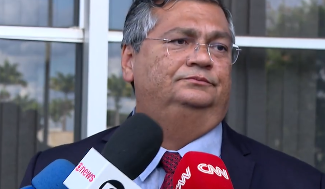 Revogaço: Flávio Dino diz que governo Lula vai revogar decretos que facilitaram acesso às armas Revogaço: Flávio Dino diz que governo Lula vai revogar decretos que facilitaram acesso às armas