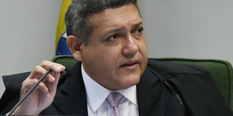 Política: Nunes Marques é sorteado relator de ação de Bolsonaro contra Lula e Gleisi por ofensas eleitorais Política: Nunes Marques é sorteado relator de ação de Bolsonaro contra Lula e Gleisi por ofensas eleitorais