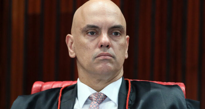 Porte suspenso: Alexandre de Moraes suspende autorização de porte de armas de fogo no DF Porte suspenso: Alexandre de Moraes suspende autorização de porte de armas de fogo no DF