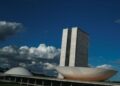 Economia: Salário mínimo será de R$ 1320, com ganho acima da inflação Economia: Salário mínimo será de R$ 1320, com ganho acima da inflação