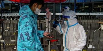 Covid: China diminui restrições da política de ‘covid zero’ e acaba com exigência de teste negativo