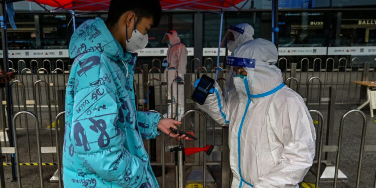 Covid: China diminui restrições da política de ‘covid zero’ e acaba com exigência de teste negativo Covid: China diminui restrições da política de ‘covid zero’ e acaba com exigência de teste negativo