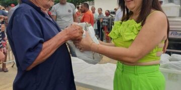 Anapurus: Prefeitura entrega mais de 3 mil kg de peixes para a população