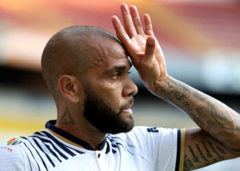 Daniel Alves: Defesa apresenta recurso para liberar jogador da prisão