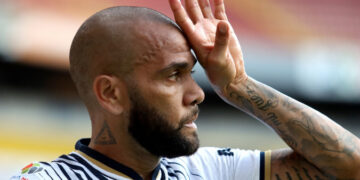 Daniel Alves: Defesa apresenta recurso para liberar jogador da prisão