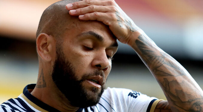 Agressão Sexual: Jornal espanhol revela detalhes do depoimento da mulher que acusa Daniel Alves Agressão Sexual: Jornal espanhol revela detalhes do depoimento da mulher que acusa Daniel Alves