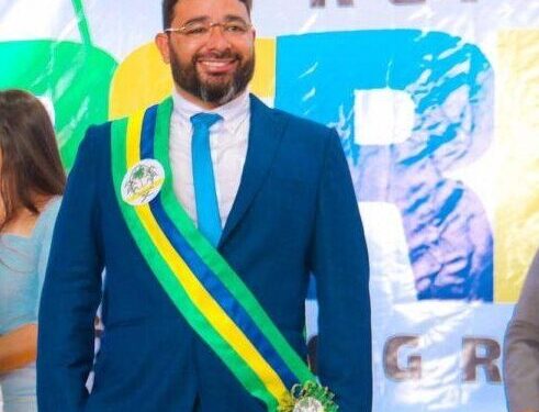 Peritoró: “A marca da nossa gestão é a valorização profissional” diz Dr. Júnior ao conceder reajuste aos professores