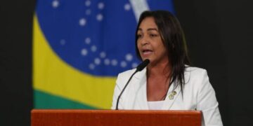 Senado: Eliziane Gama acerta filiação ao PSD e legenda se torna maior bancada da casa