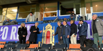 Homenagem: Time do México instala trono permanente na arquibancada em homenagem a Pelé