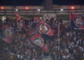 Ofensas: Torcida do Flamengo é criticada por música ofensiva com Pelé e Maradona Ofensas: Torcida do Flamengo é criticada por música ofensiva com Pelé e Maradona