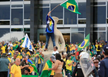 Mundo: China, Rússia, Alemanha, Reino Unido e outros líderes condenam invasão em Brasíli