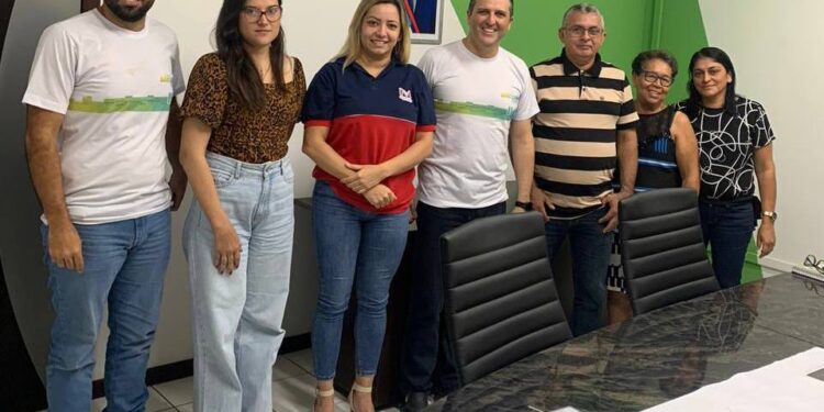 Magnólia Dias: Professora esteve na SMTT em busca de medidas para sanar alagamentos  na Forquilha e Cohab Magnólia Dias: Professora esteve na SMTT em busca de medidas para sanar alagamentos  na Forquilha e Cohab