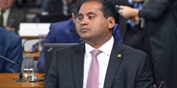 Weverton Rocha: Senador aciona polícia após criminoso usar conta falsa para aplicar golpe em seu nome