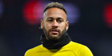 Neymar e Marquinhos discutem com diretor do PSG após bronca, diz jornal