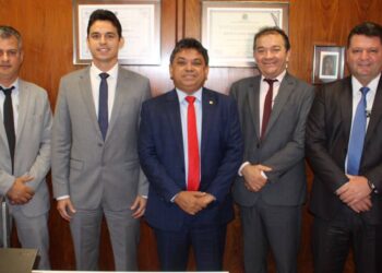 FAMEM: Ivo Rezende cumpre extensa agenda em Brasília para divulgação do I Congresso Estadual Municipalista