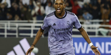 Lesão Confirmada: Rodrygo sofre lesão no glúteo e desfalca Real Madrid em clássico no Espanhol