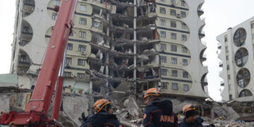 Tragédia: Mortos na Turquia e na Síria passam de 35 mil com expectativa de aumento