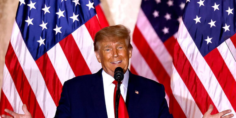 Donald Trump: Ex-presidente critica DeSantis e se diz o único capaz de evitar 3ª Guerra Mundial Donald Trump: Ex-presidente critica DeSantis e se diz o único capaz de evitar 3ª Guerra Mundial