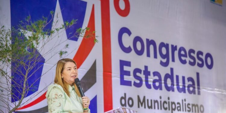 Iracema Vale: Deputada conclama prefeitos para atuarem em defesa dos direitos das mulheres Iracema Vale: Deputada conclama prefeitos para atuarem em defesa dos direitos das mulheres