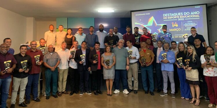 Premiação: Instituto Educacional Magnólia recebe prêmio de destaque do ano no esporte escolar Premiação: Instituto Educacional Magnólia recebe prêmio de destaque do ano no esporte escolar