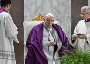 Papa Francisco: Agenda do papa é suspensa por dois dias após pontífice ser internado