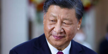 Mundo: Zelensky espera confirmação de Xi Jinping para reunião após líder chinês deixar a Rússia nesta quarta