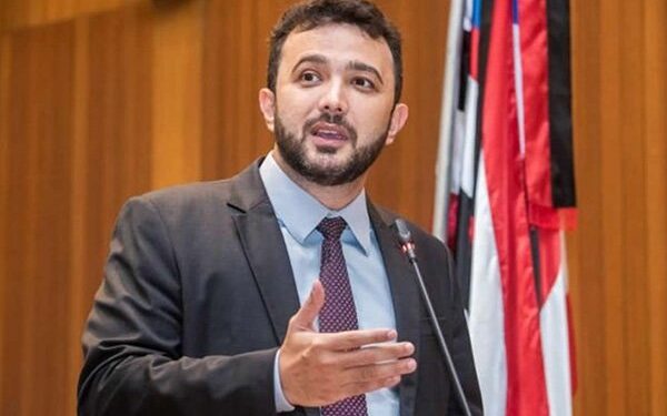 Projeto de Lei: Projeto de Yglésio prevê vigilância e monitoramento em escolas Projeto de Lei: Projeto de Yglésio prevê vigilância e monitoramento em escolas