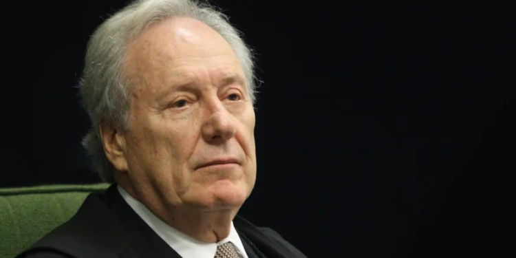 Aposentou: Lewandowski deixa o STF depois de 17 anos nesta terça-feira Aposentou: Lewandowski deixa o STF depois de 17 anos nesta terça-feira