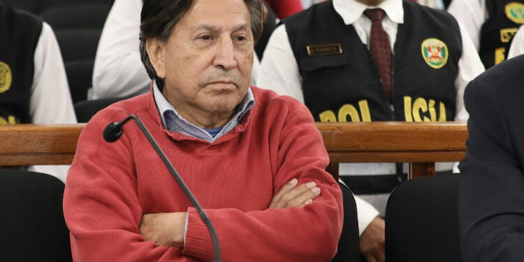 Peru: Ex-presidente do Peru é preso sob acusação de corrupção e lavagem de dinheiro no caso Odebrecht