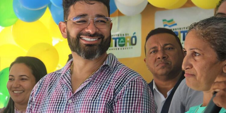 Peritoró: Dr. Júnior realiza um sonho da comunidade e entrega nova escola no povoado Vila Vitória Peritoró: Dr. Júnior realiza um sonho da comunidade e entrega nova escola no povoado Vila Vitória