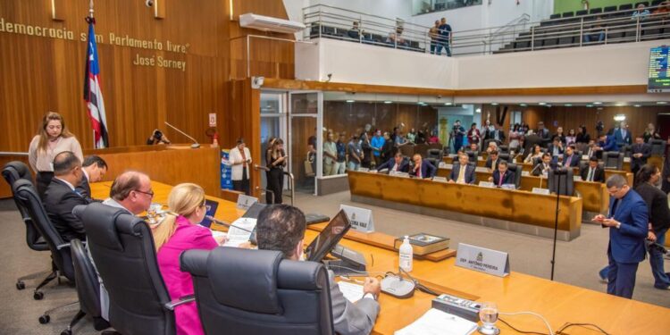 ALEMA: Adiada audiência pública sobre “Enfrentamento da violência nas escolas” ALEMA: Adiada audiência pública sobre “Enfrentamento da violência nas escolas”