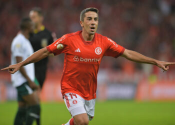 Brasileirão: Internacional derrota Goiás e entra no G4 do Brasileiro; Mano Menezes recusa Corinthians