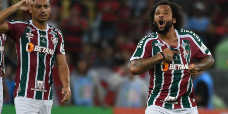 Vitória Tricolor: Fluminense domina, goleia o Flamengo, e conquista o Campeonato Carioca Vitória Tricolor: Fluminense domina, goleia o Flamengo, e conquista o Campeonato Carioca