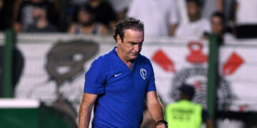 Cuca: Treinador procura Duílio Monteiro Alves para desfazer contrato e deixar o Corinthians