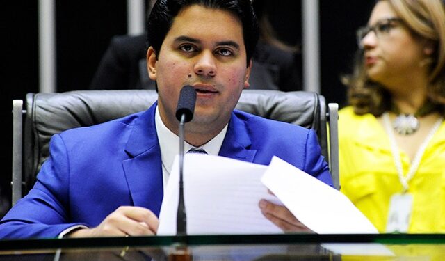 André Fufuca: Deputado agradece, mas recusa indicação pra comandar CPMI do 8 de Janeiro André Fufuca: Deputado agradece, mas recusa indicação pra comandar CPMI do 8 de Janeiro