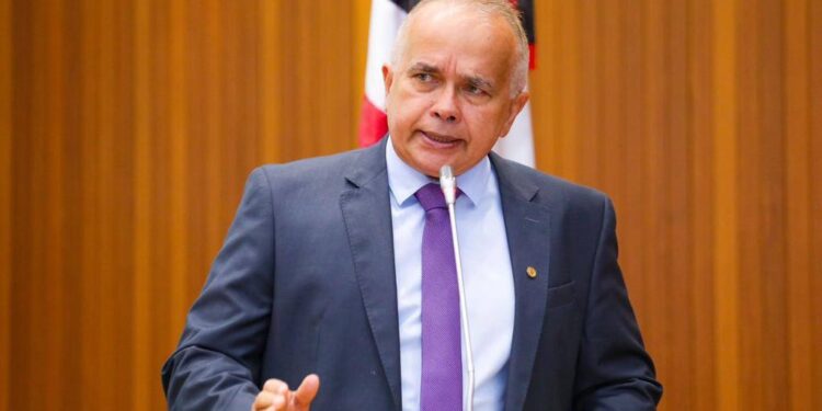 Júlio Mendonça: Deputado elogia sessão alusiva à Campanha da Fraternidade realizada na Alema Júlio Mendonça: Deputado elogia sessão alusiva à Campanha da Fraternidade realizada na Alema