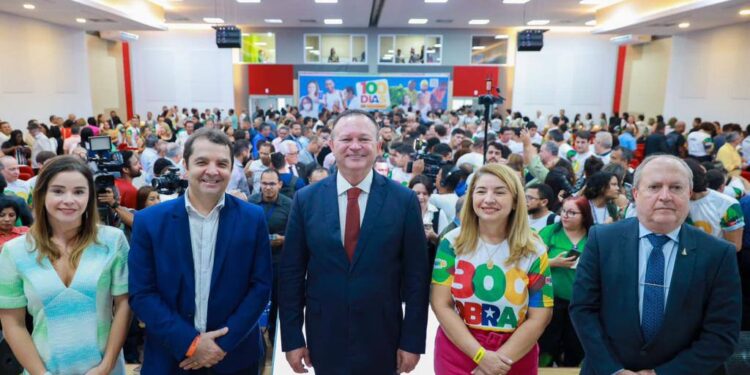 FAMEM: Governador reforça parceria com Federação e anuncia novas ações para os municípios FAMEM: Governador reforça parceria com Federação e anuncia novas ações para os municípios