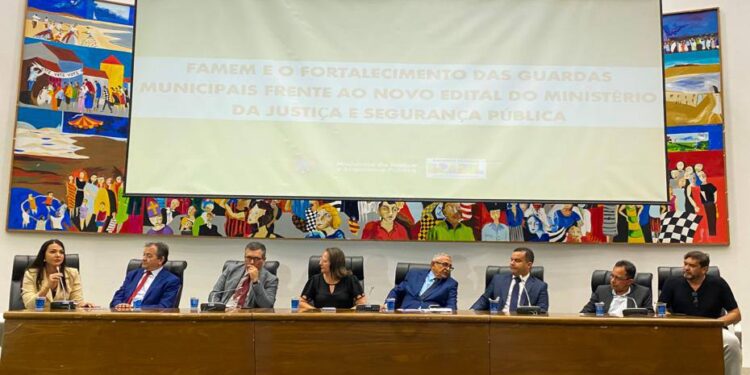 FAMEM: Federação promove palestra sobre o fortalecimento das Guardas Municipais FAMEM: Federação promove palestra sobre o fortalecimento das Guardas Municipais