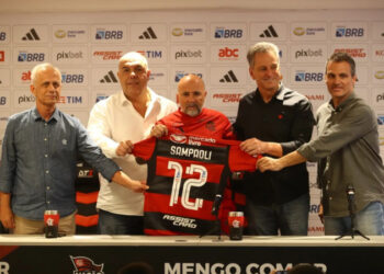Sampaoli é apresentado como novo treinador do Flamengo: ‘Era o plano A’