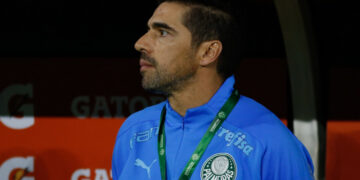 Colecionando Títulos: Abel Ferreira iguala Luxemburgo e se torna o segundo técnico com mais títulos no Palmeiras