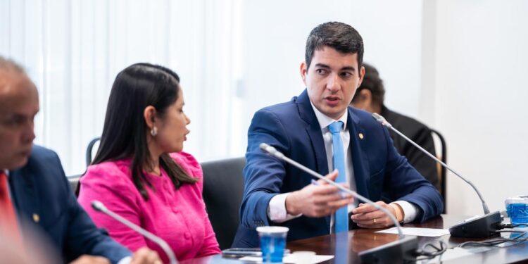 Fernando Braide: Deputado debate gestão de resíduos sólidos em Comissão de Meio Ambiente Fernando Braide: Deputado debate gestão de resíduos sólidos em Comissão de Meio Ambiente