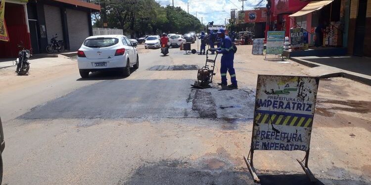 Imperatriz: Ações da Prefeitura para recuperação de vias seguem nesta terça-feira (02) Imperatriz: Ações da Prefeitura para recuperação de vias seguem nesta terça-feira (02)