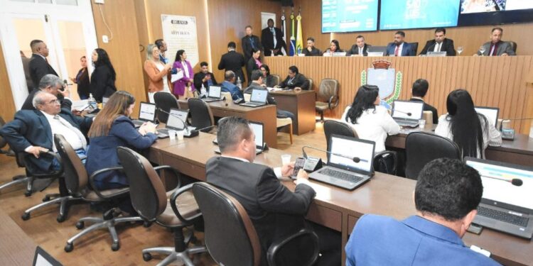 Câmara São Luís: Vereadores rejeitam dois pedidos de impeachment de Braide Câmara São Luís: Vereadores rejeitam dois pedidos de impeachment de Braide