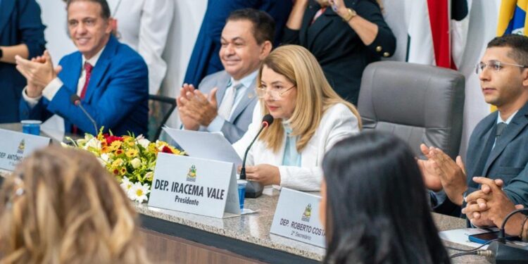 ALEMA: Sessão Solene Marca Abertura Dos Trabalhos Da ‘Assembleia Itinerante’ Em Caxias ALEMA: Sessão Solene Marca Abertura Dos Trabalhos Da ‘Assembleia Itinerante’ Em Caxias